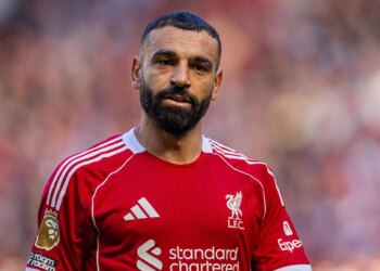 ‘Ele é o substituto perfeito para Salah no Liverpool. Seria empolgante’